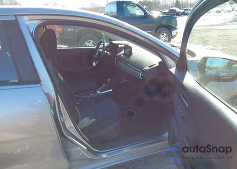 2016 Scion Ia z USA, uszkodzony, nr VIN 3MYDLBZV2GY133282